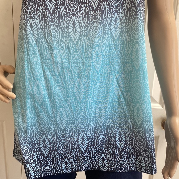 NWT Simple Favor Womens Size M Tank Top. Ombré teal and black. Great Pattern. - Picture 5 of 10